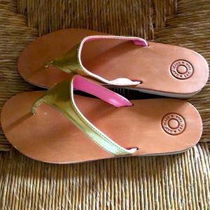 Gap Leather Thongs NWOT